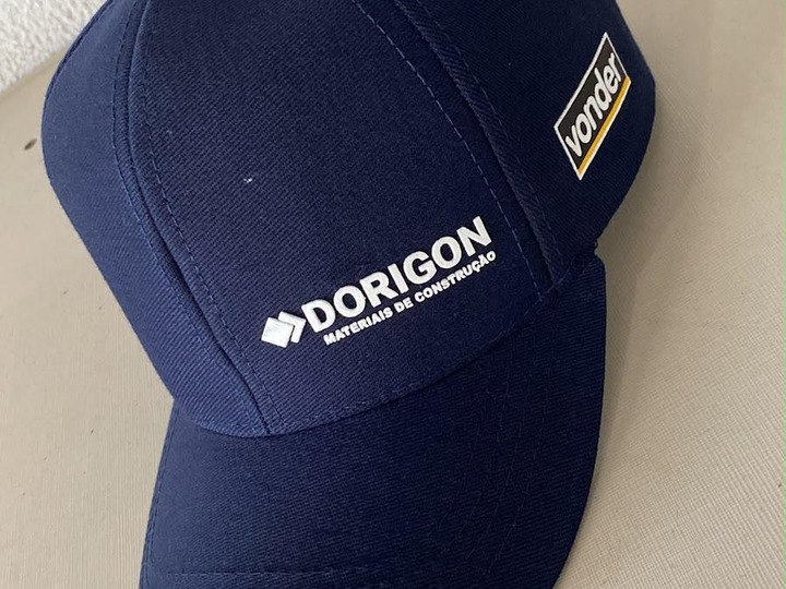 Boné promocional personalizado para eventos e empresas
