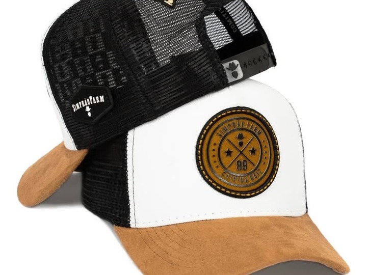 Boné personalizado com bordado de logotipo